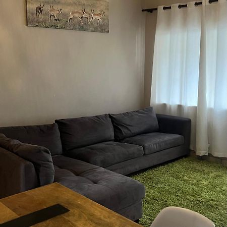 Stern Self Catering Apartments Windhoek Bagian luar foto