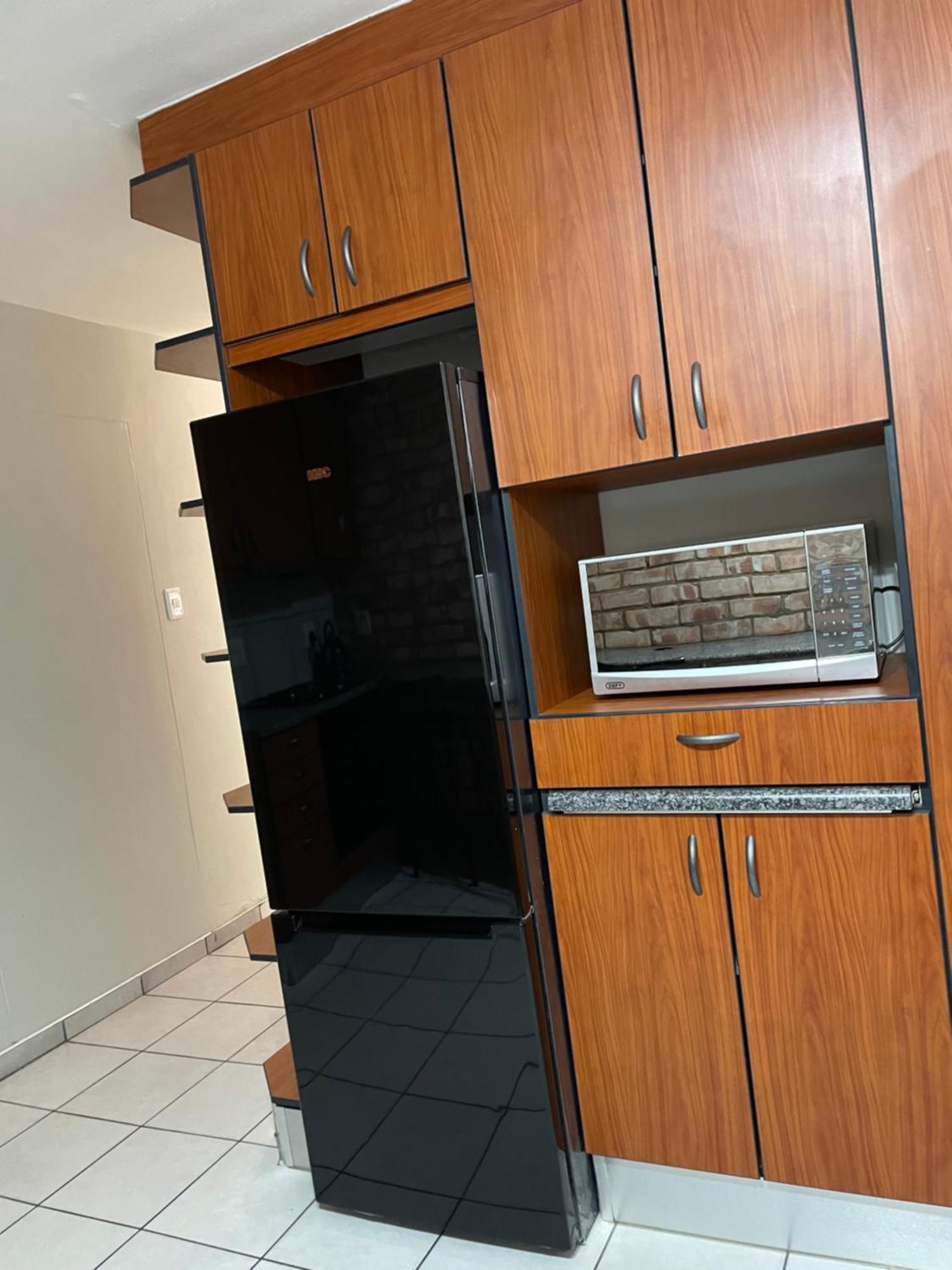 Stern Self Catering Apartments Windhoek Bagian luar foto