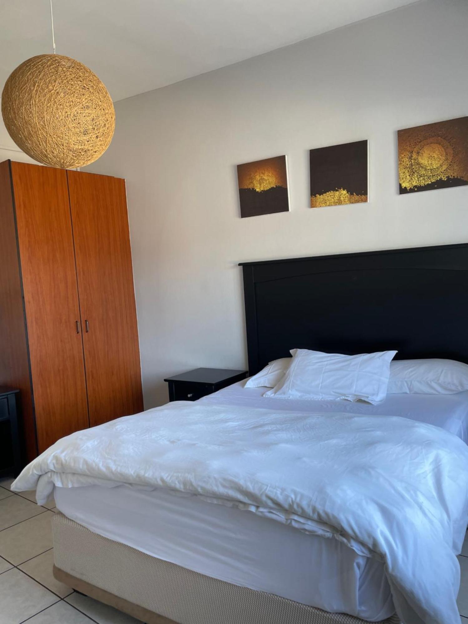 Stern Self Catering Apartments Windhoek Bagian luar foto