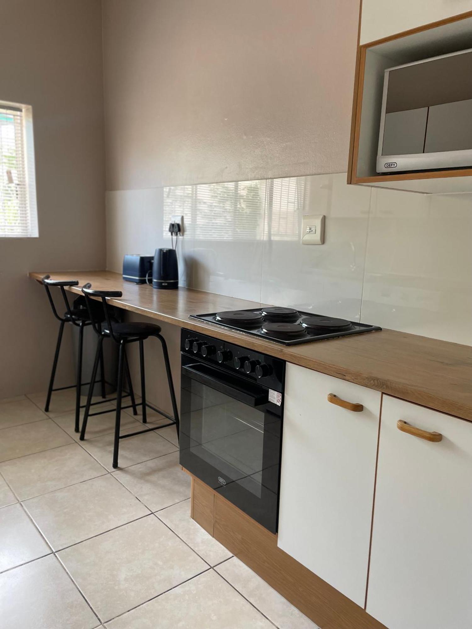 Stern Self Catering Apartments Windhoek Bagian luar foto