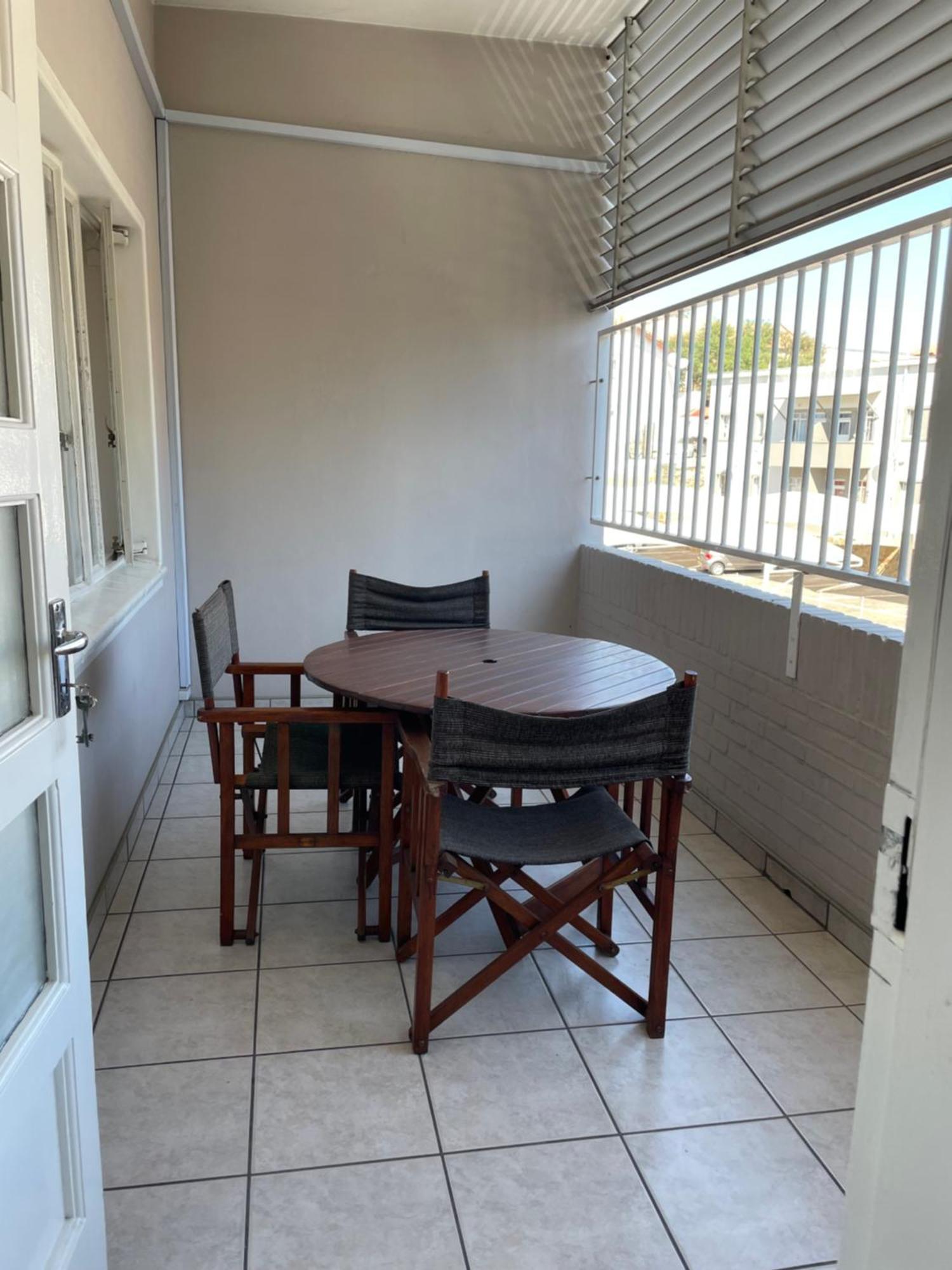 Stern Self Catering Apartments Windhoek Bagian luar foto