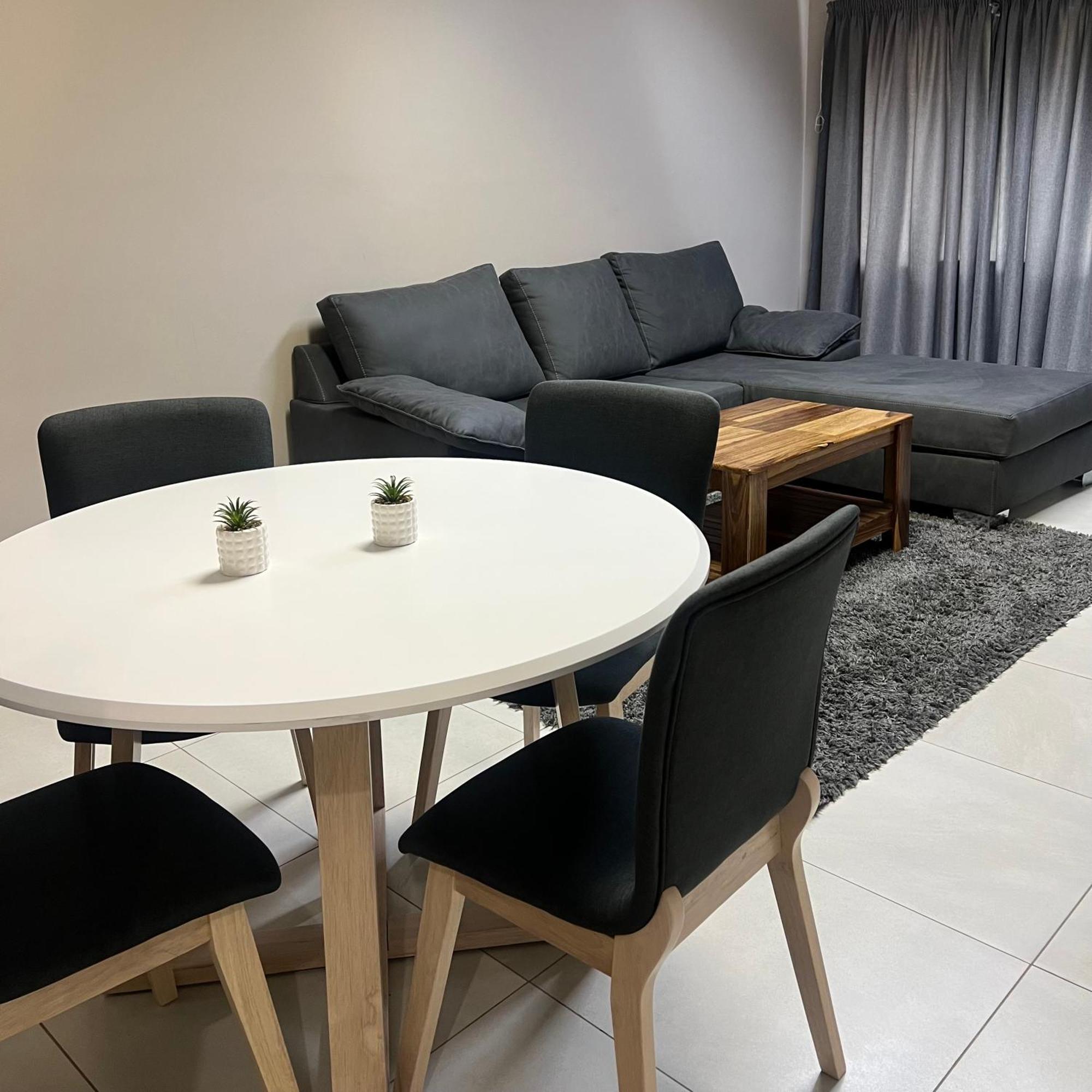 Stern Self Catering Apartments Windhoek Bagian luar foto