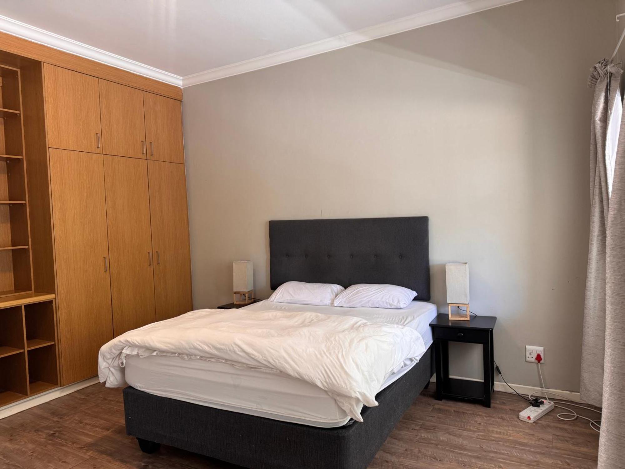 Stern Self Catering Apartments Windhoek Bagian luar foto