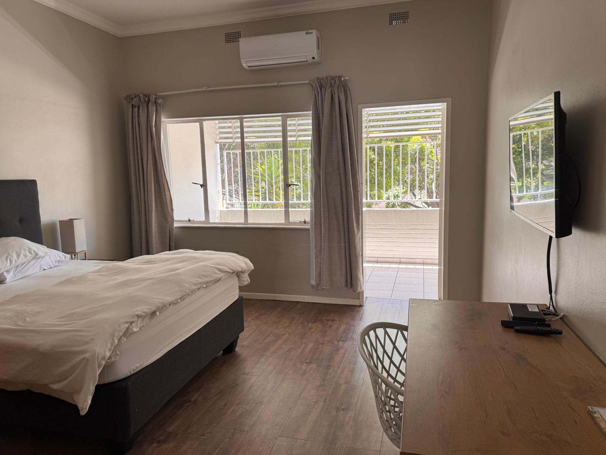 Stern Self Catering Apartments Windhoek Bagian luar foto