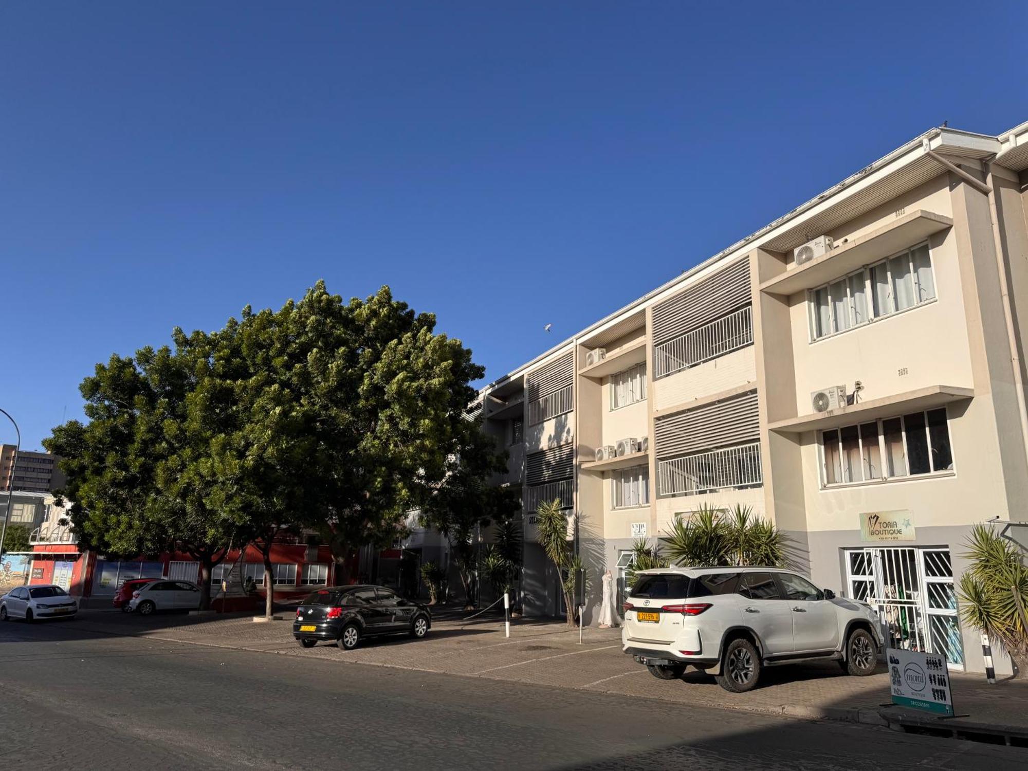 Stern Self Catering Apartments Windhoek Bagian luar foto