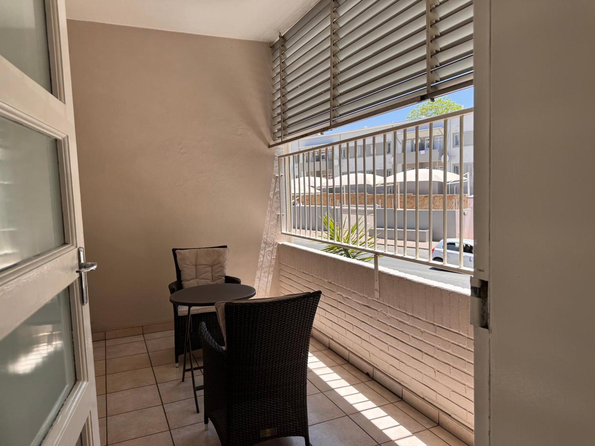 Stern Self Catering Apartments Windhoek Bagian luar foto
