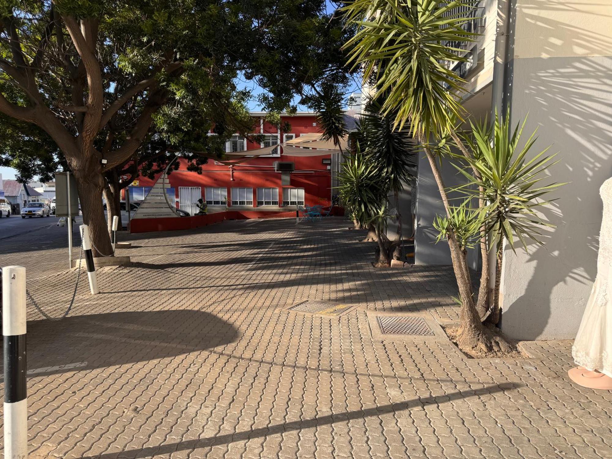 Stern Self Catering Apartments Windhoek Bagian luar foto